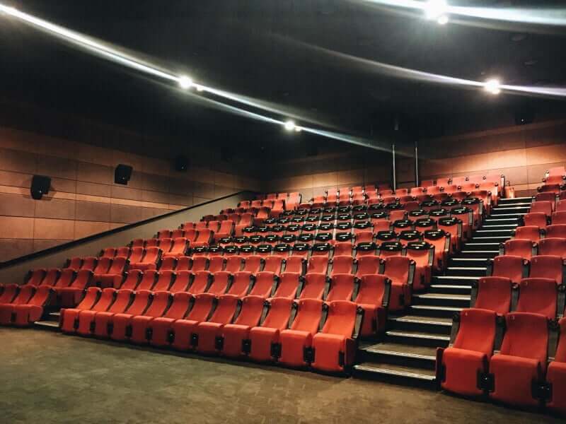 Ghế rạp phim cần thiết kế theo tiêu chuẩn
