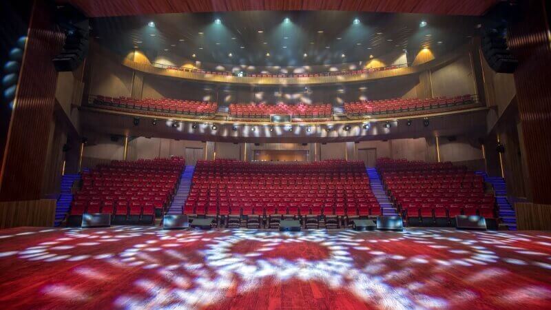 ghe rap phim opera house dalat 4