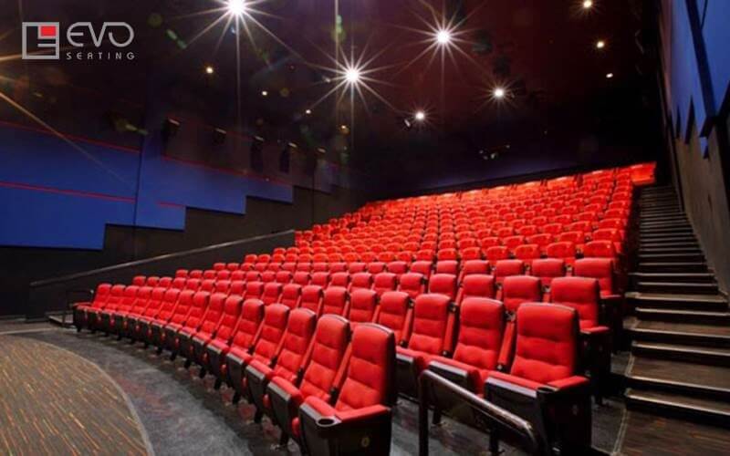 Lý do các rạp chiếu phim thường sử dụng ghế ngồi màu đỏ